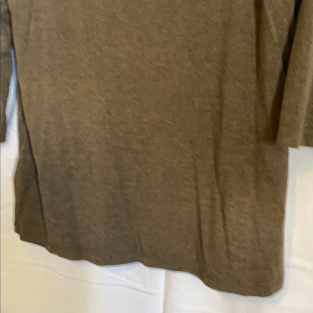 Tribal top with 3/4 sleeves - Picture 6 of 9